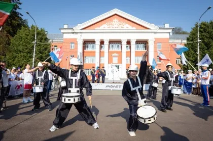 В Приволжском федеральном округе открыт прием заявок на участие в проекте для работающей молодежи «МолоТ» 